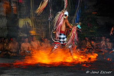 Bailes típicos Ubud. Bali {Expedición Nusa Tenggara}